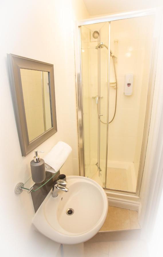 The Ibrox Lodge Бристоль Экстерьер фото